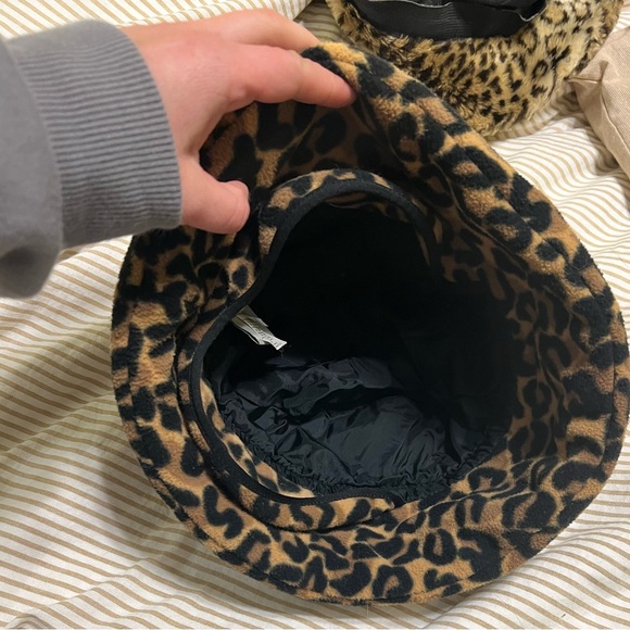 Accessories - Fleece Leopard Print Bucket Hat